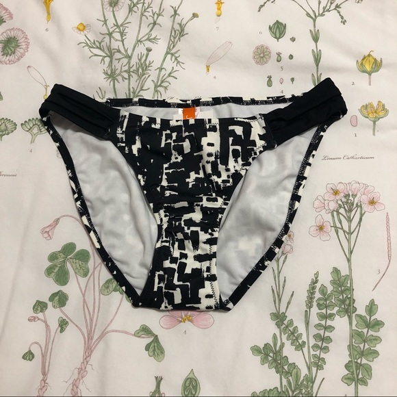 Joe Fresh 2 Piece Halter Tankini Swim Suit - Picture 6 of 8